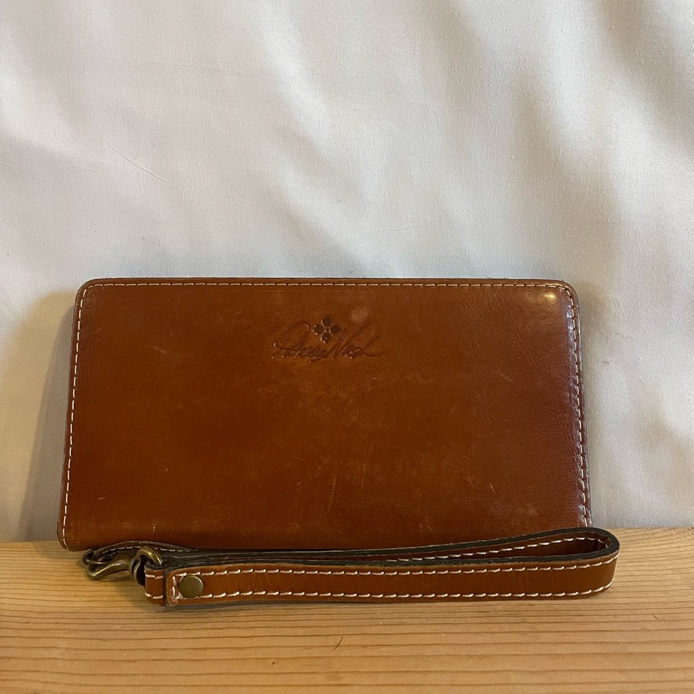 Patricia Nash Valentia Smooth Leather Wallet with Removable Card Sleeve
